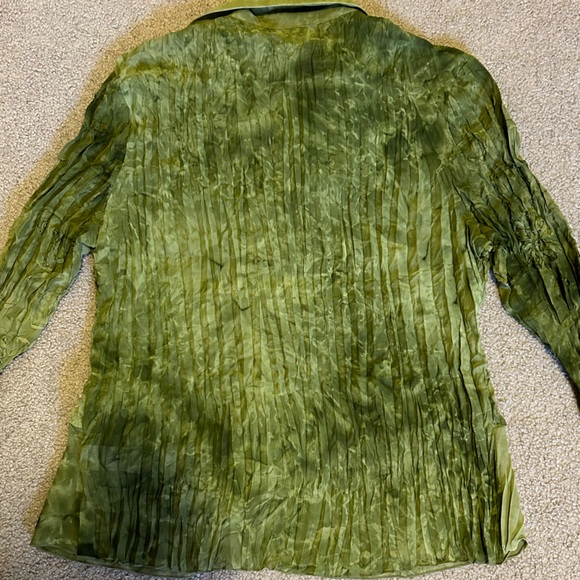 M Ruffle Blouse - Picture 9 of 9